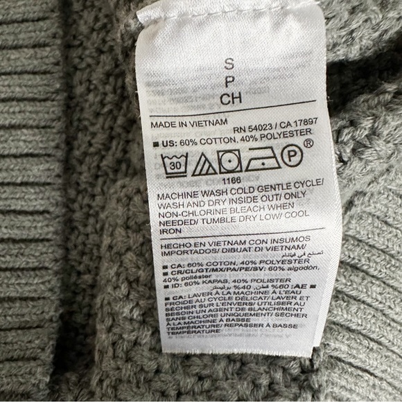 Old Navy grey waffle textured knit sweater - Picture 5 of 7